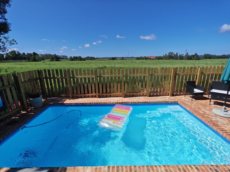 To Let 2 Bedroom Property for Rent in Rheenendal Western Cape